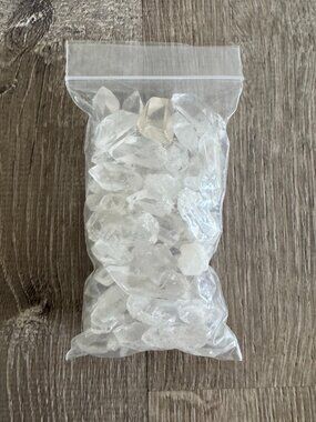 1/2 Lbs of Pointed Clear Quartz Crystals